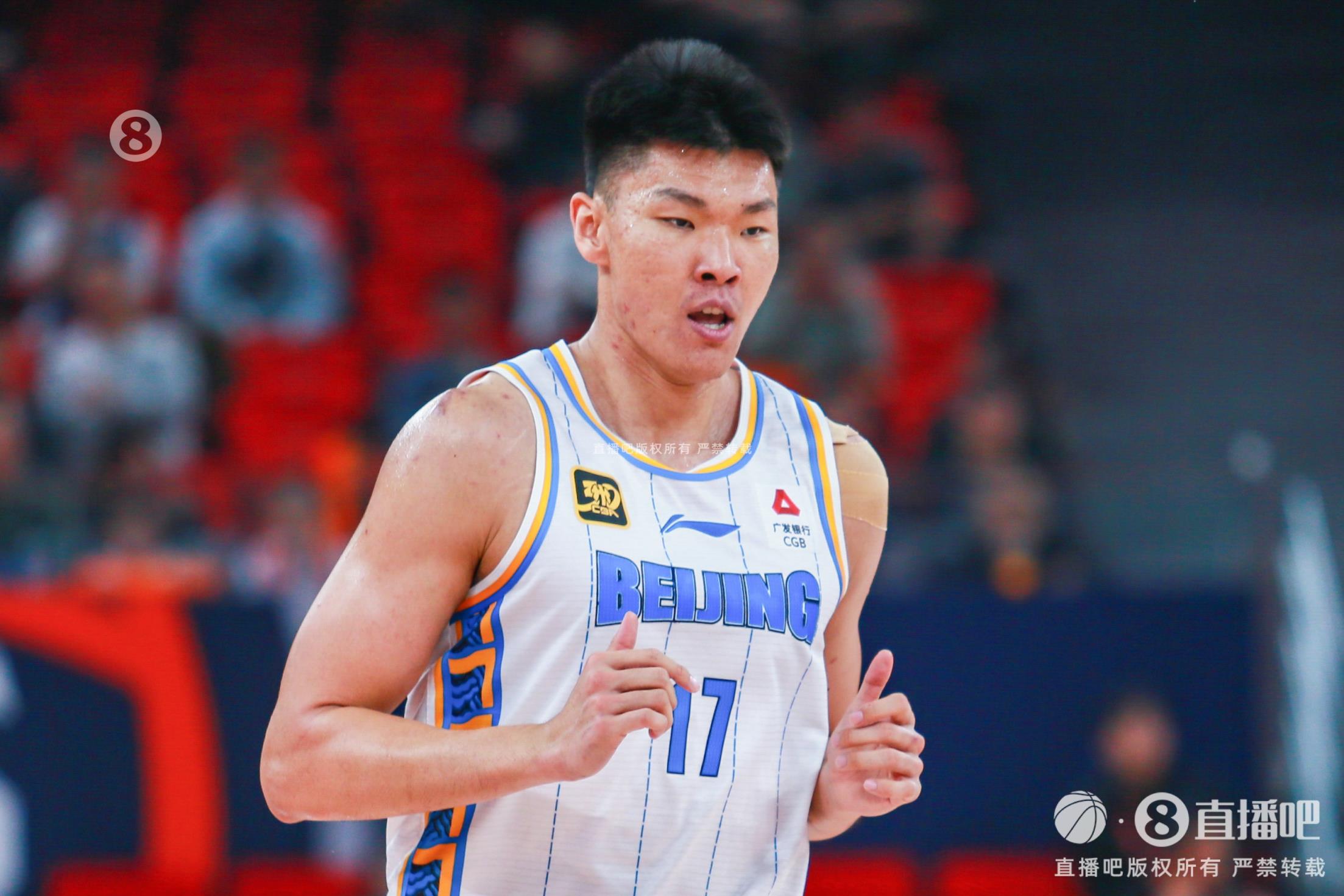 進(jìn)攻端把握機(jī)會(huì)不錯(cuò)！范子銘10投7中貢獻(xiàn)16分3助攻